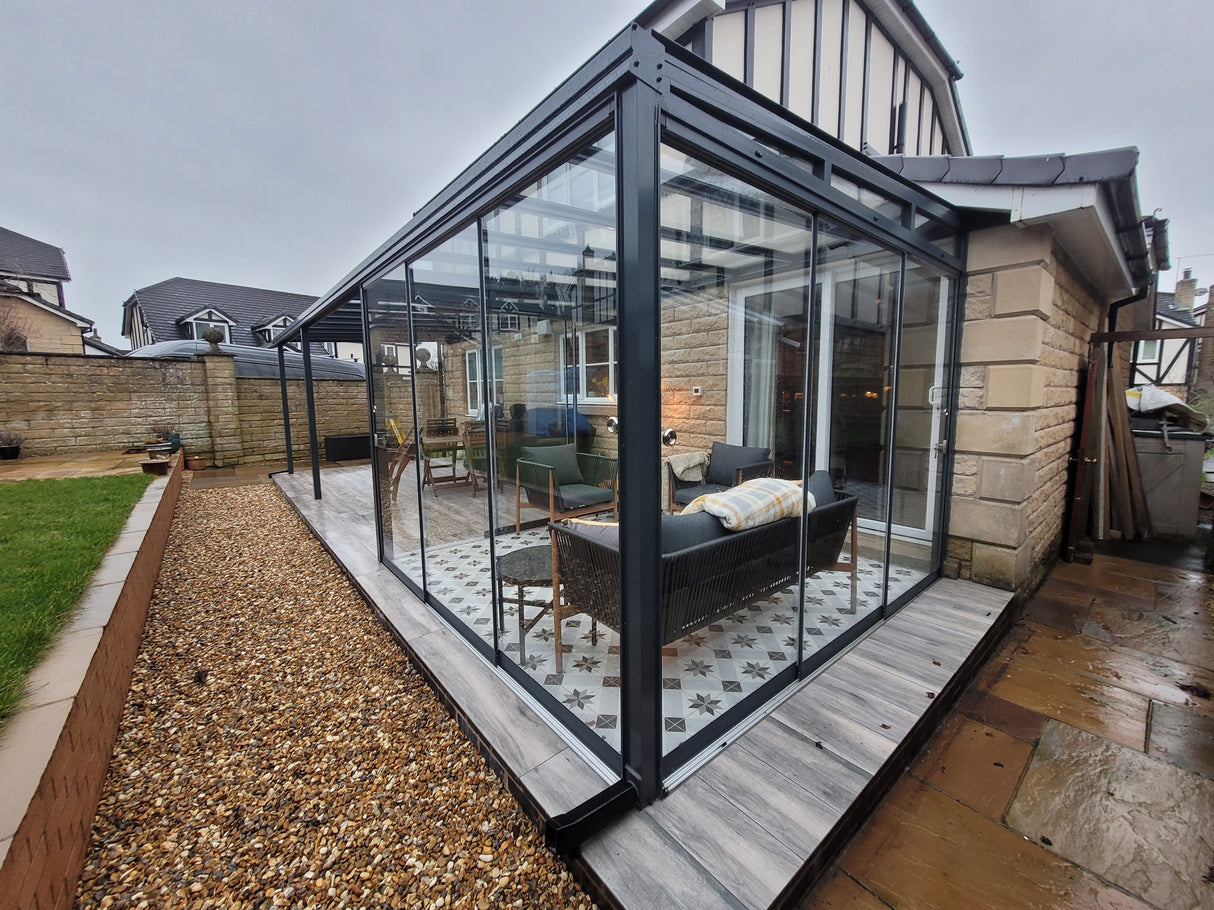 Verde Caletta Glass Room Veranda