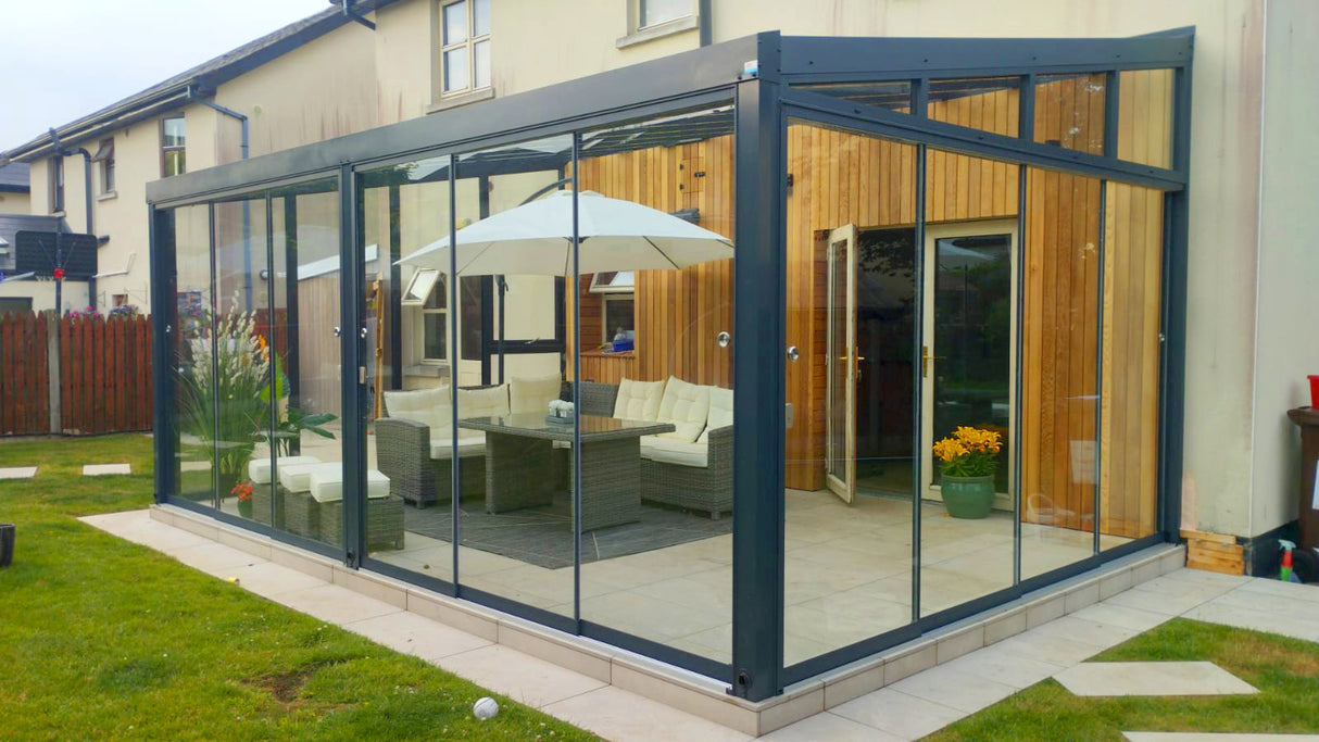 Verde Caletta Glass Room Veranda